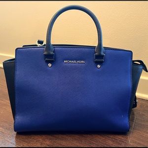 Micheal Kors large two-toned pebbled leather satchel